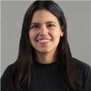 Profesora de diseño gráfico online, programas Adobe Illustrator y Photoshop para todas las edades